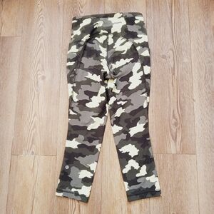 Lululemon Leggings Womens 4 Green Camo Swift Speed High Rise Crop 21"  Excellent